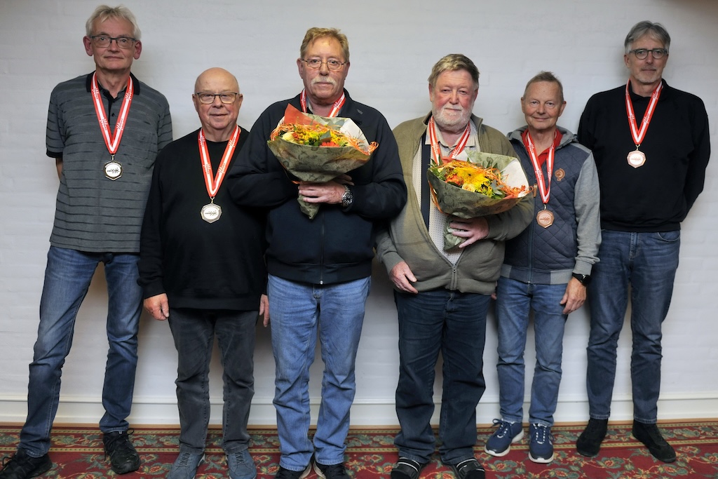 Medaljetagerne i Elite-klassen – f.v. Lars Palle/Poul Bo Madsen (sølv), Poul Brøndum/Poul Brøndum (guld) og Søren Bjerring/Lars Kruse (bronze).
(Foto: Morten Alstrup)